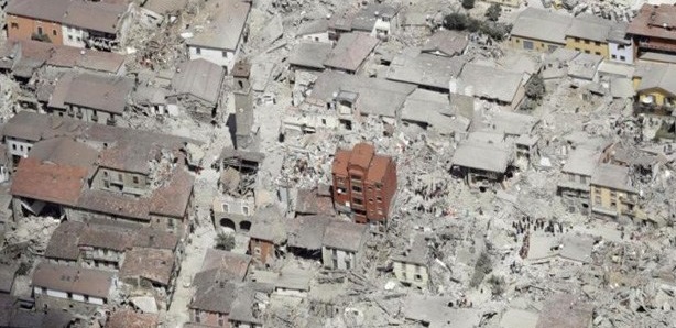 Scenario di Amatrice dopo il terremoto